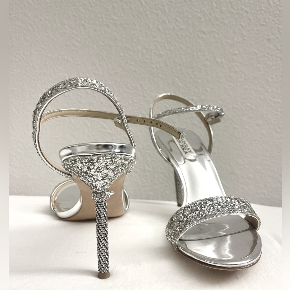 New Badgley Mischka Silver Rhinestone Open Toe Strap Heels - Size 38.5